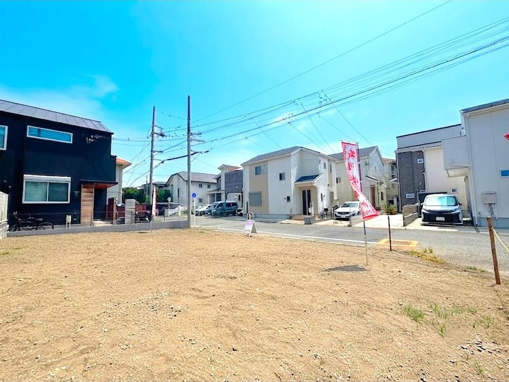 Just a 5-minute walk to the sea! Limited sale of regularly shaped plots of land on the south-facing road. &mdash; photo 8