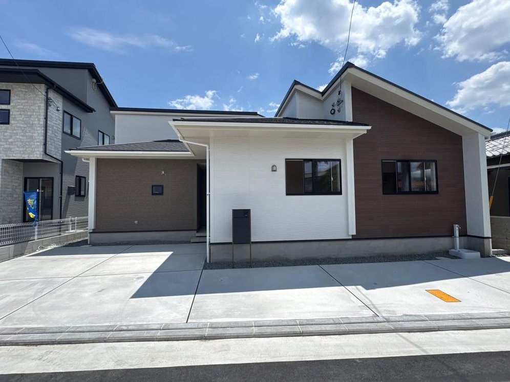 Blooming Garden, Higashi Ward, Saidaiji, Igoe 2nd &mdash; photo 1
