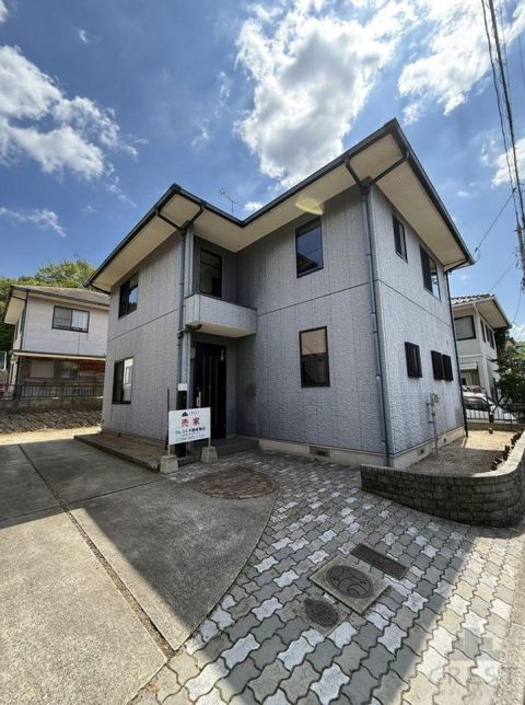 Fukuyama, Hiroshima property