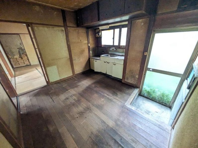 Used detached house in Narai-cho, Takamatsu City &mdash; photo 4
