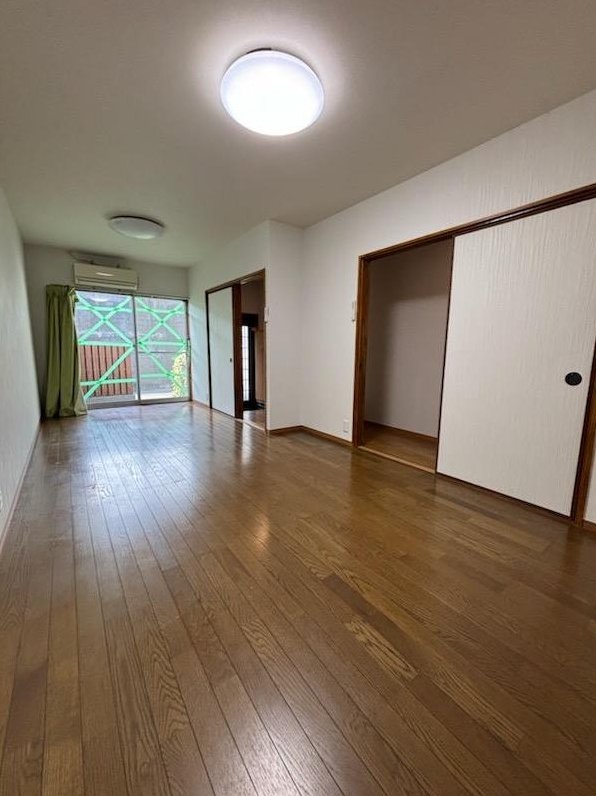 Used detached house in Sangenya-Nishi 3-chome, Taisho-ku &mdash; photo 5