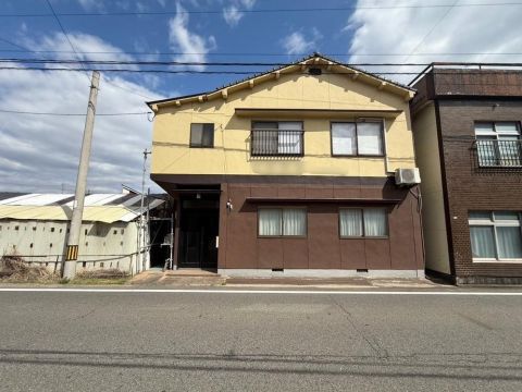 Fukuyama, Hiroshima property