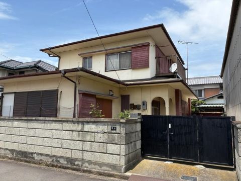 Takamatsu, Kagawa property