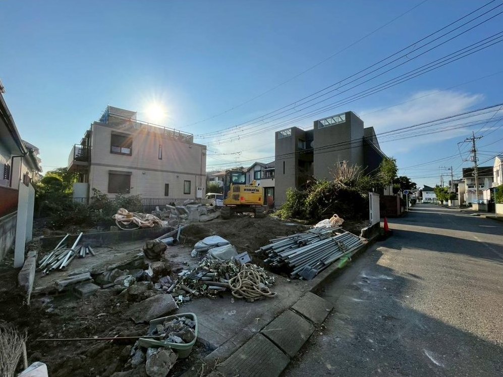 Yabata, Chigasaki City: Corner lot with plenty of sunlight and a sense of openness, located in a quiet residential area. &mdash; photo 8
