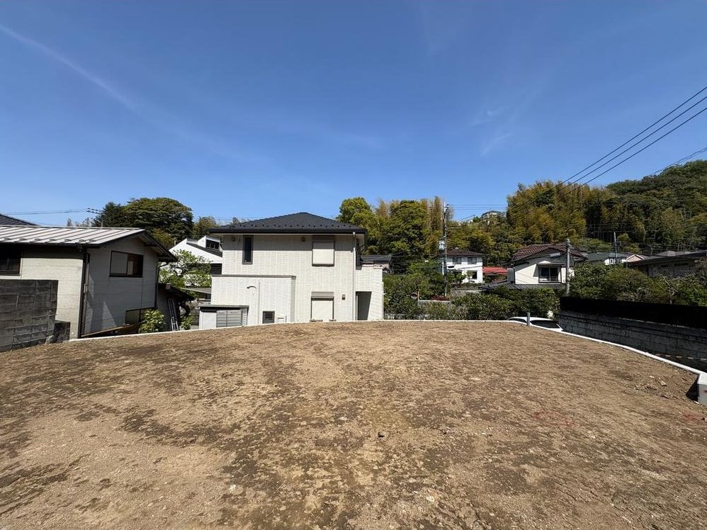 ◆First Public Release◆ Two plots available to enjoy the green view - over 60 tsubo (approx. 200 sq m) of spaciousness! Includes approximately 120 tsubo (approx. 400 sq m) of forest land. &mdash; photo 4
