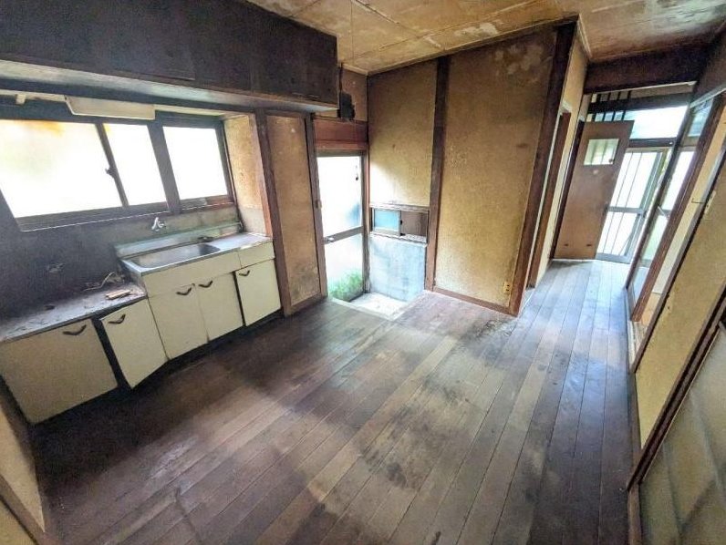 Used detached house in Narai-cho, Takamatsu City &mdash; photo 6