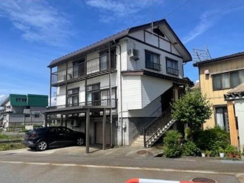 Uonuma, Niigata property