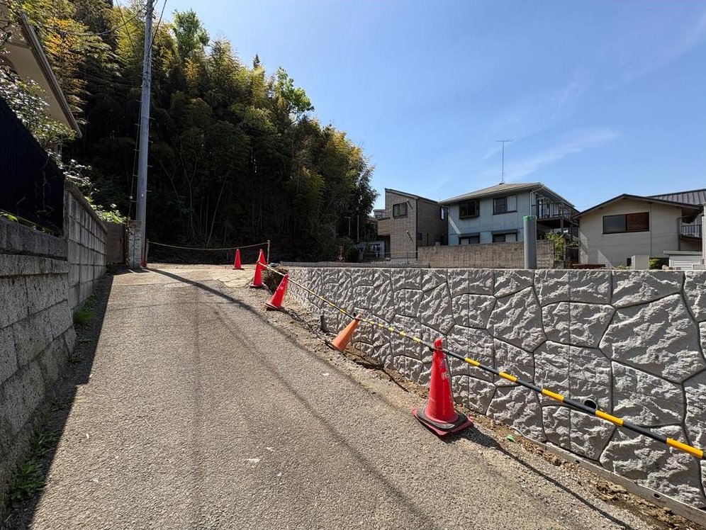◆First Public Release◆ Two plots available to enjoy the green view - over 60 tsubo (approx. 200 sq m) of spaciousness! Includes approximately 120 tsubo (approx. 400 sq m) of forest land. &mdash; photo 8