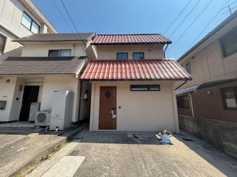 Fukuyama, Hiroshima property