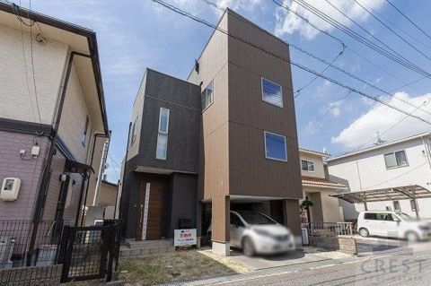 Fukuyama, Hiroshima property