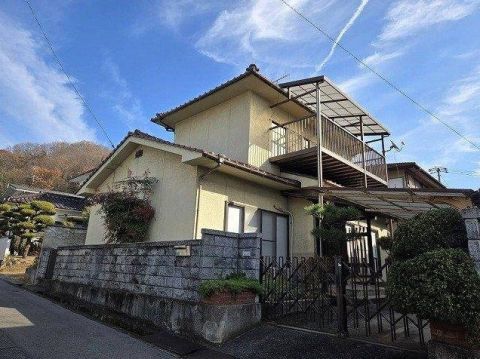 Fukuyama, Hiroshima property