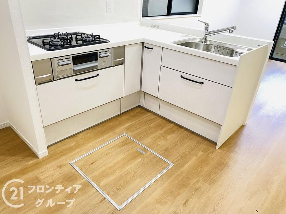 Used detached house in Inada Shinmachi 3-chome, Higashi Osaka City &mdash; photo 3