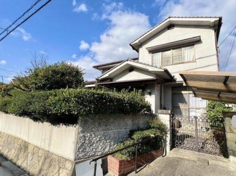 Fukuyama, Hiroshima property